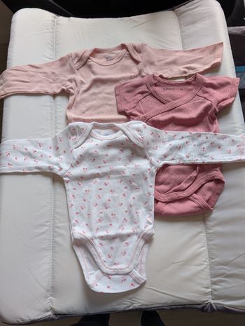Lot 3 bodies 3 mois