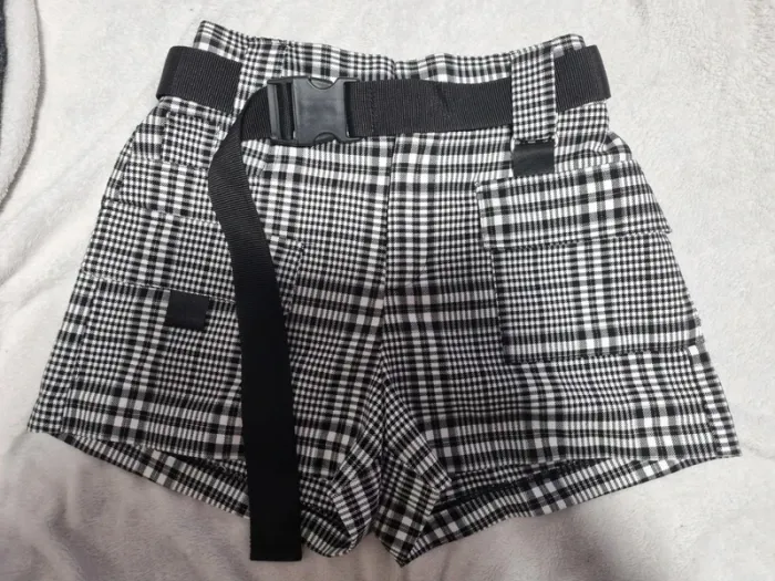 Short à damier noir et blanc