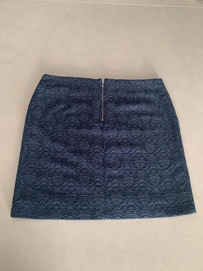 Magnifique jupe camaïeu bleu marine et argenté taille 40 en parfait état comme neuve - photo numéro 2
