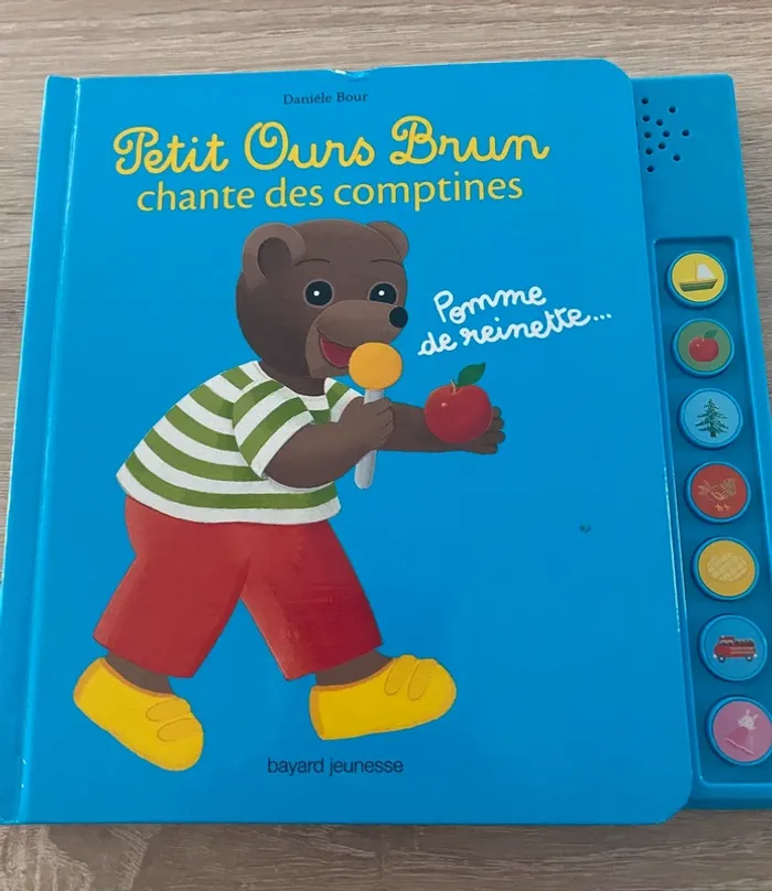Livre musical petit ours brun