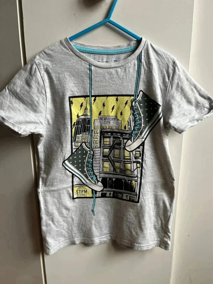 T shirt gris gemo taille 8 ans