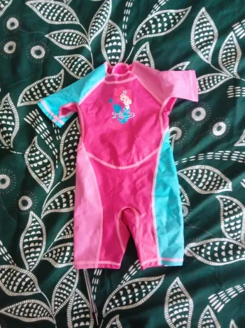🌹combinaison de piscine 18 mois 🌹