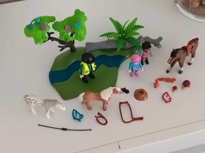 Playmobil

6947 Playmobil Cavaliers avec poneys et cheval - photo numéro 18