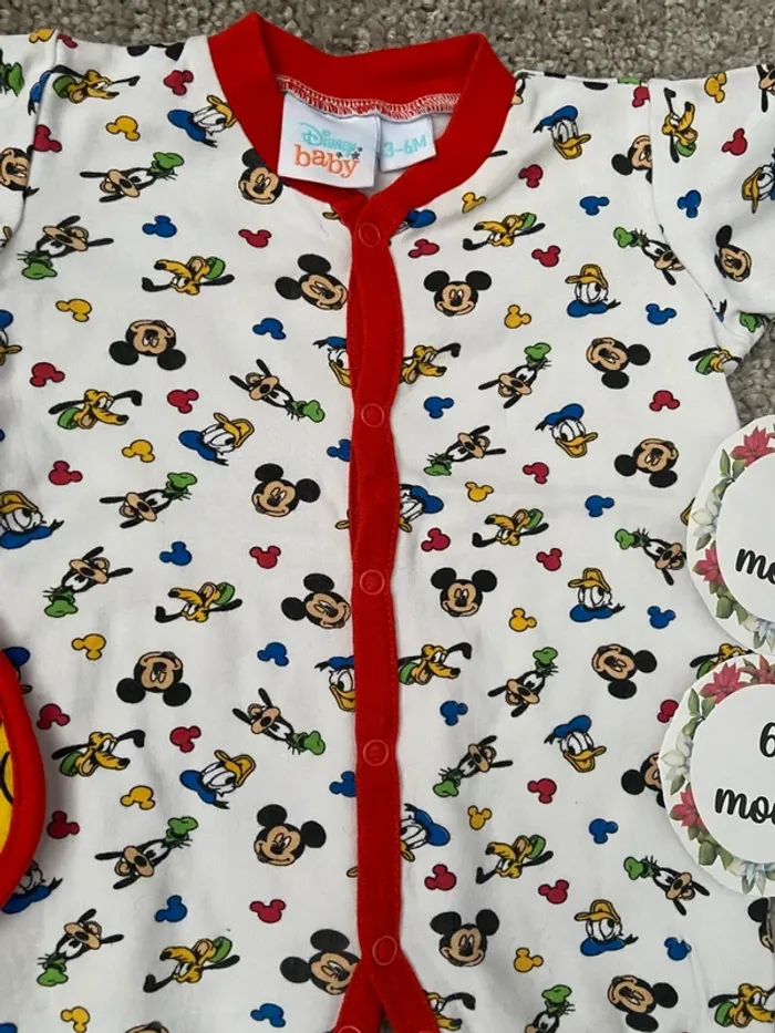 Pyjama Disney Mickey avec bavoir 3/6mois - photo numéro 3
