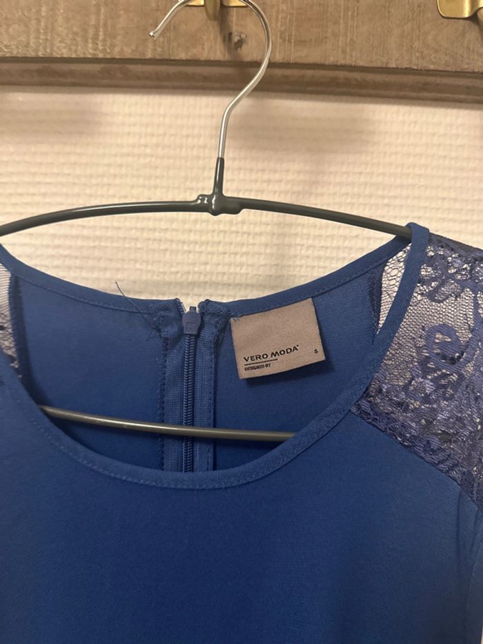 Robe dentelle bleu taille S - photo numéro 6
