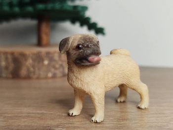 Schleich figurine chien pékinois carlin Animal domestique