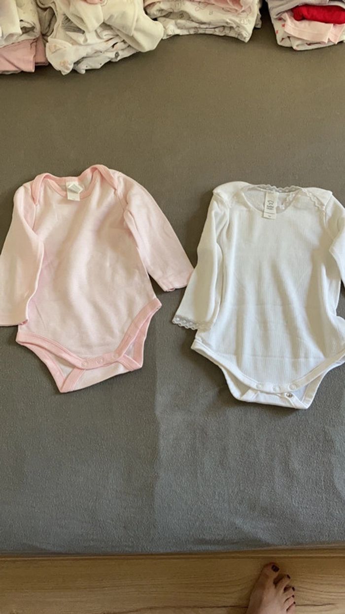 Pyjama et bodies - photo numéro 2
