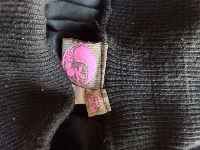 Jupe noire - photo numéro 4