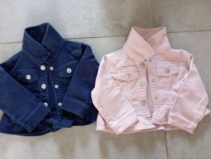 Lot 2 vestes fille 12 mois