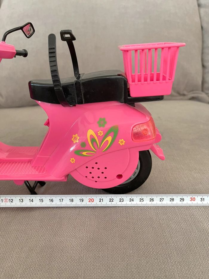 Barbie et scooter - photo numéro 9