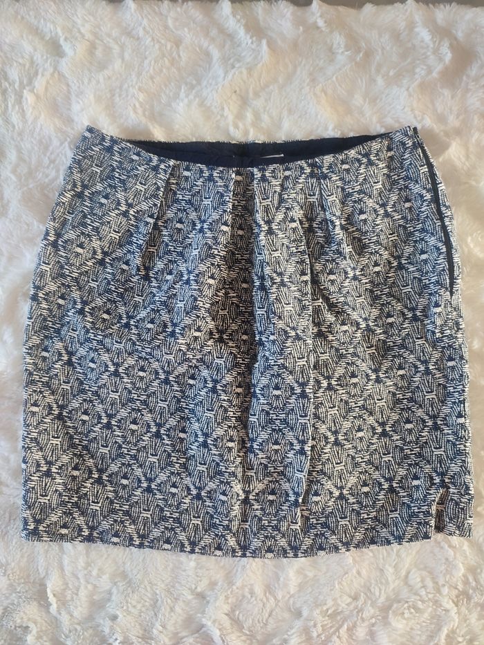 Jupe courte bleu marine et blanche nafnaf taille 36