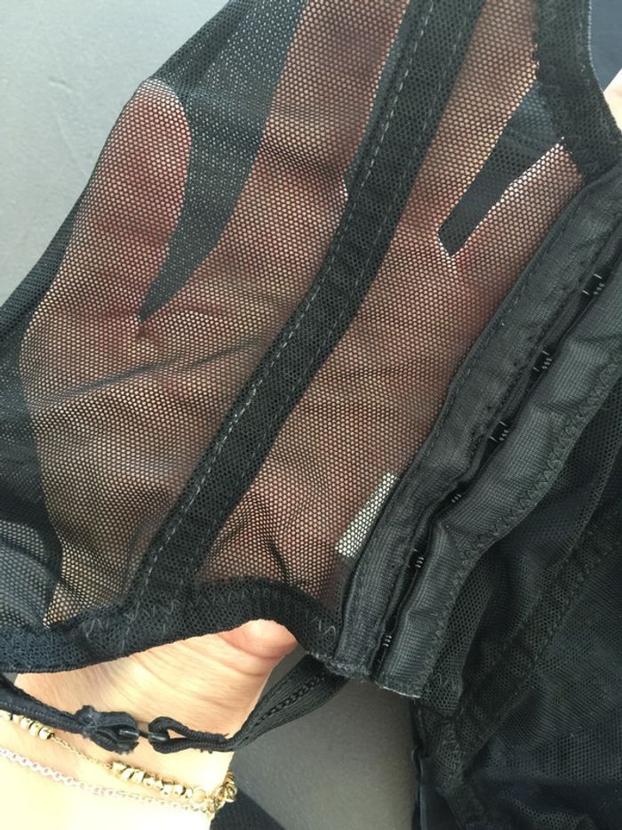 Soutien gorge porte jarretelles - photo numéro 4