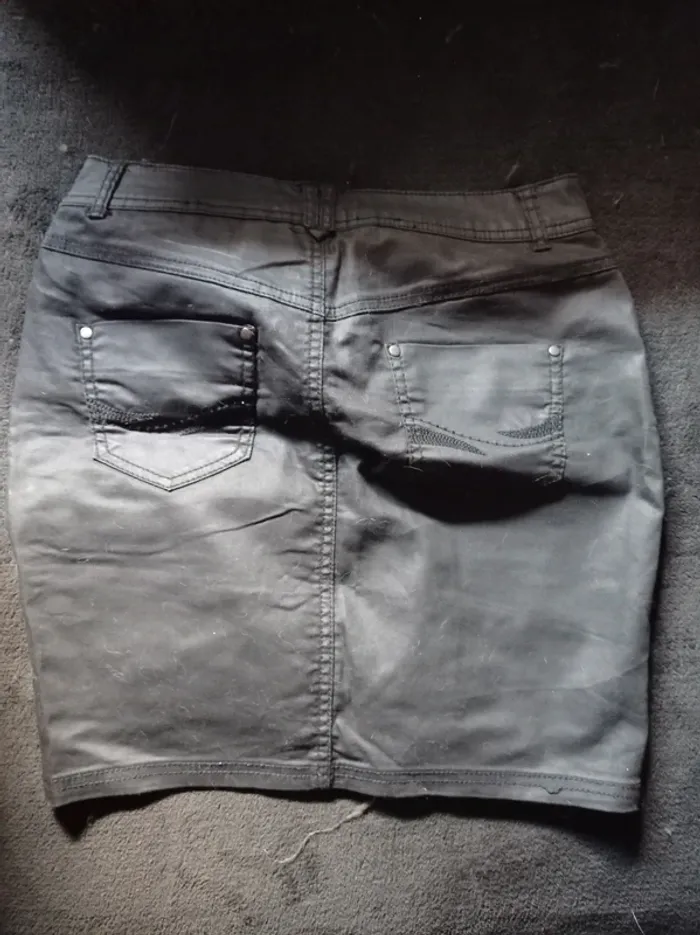 Jupe simili cuir - photo numéro 2