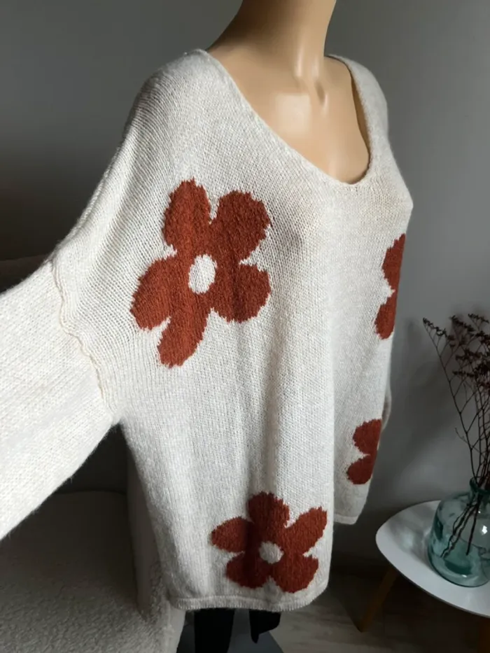 Pull avec laine et marguerites terracotta - photo numéro 2