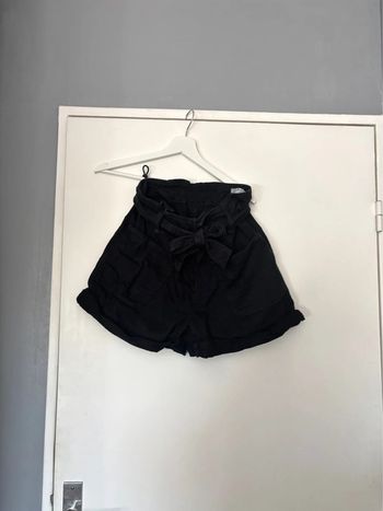 Short taille haute noir Bershka