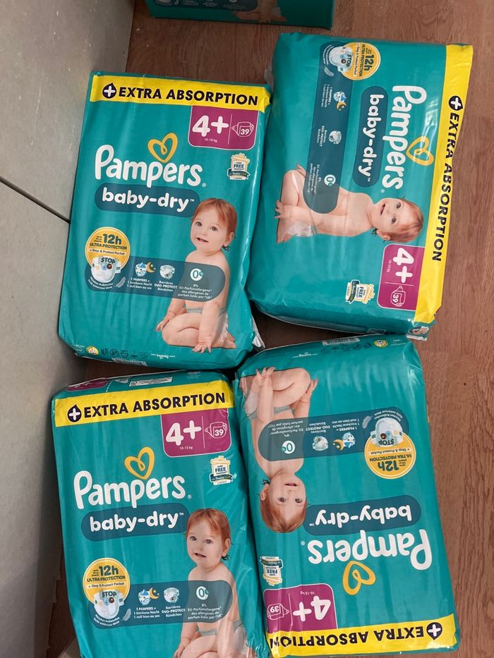 Lot 4 paquet couche Pampers taille 4+