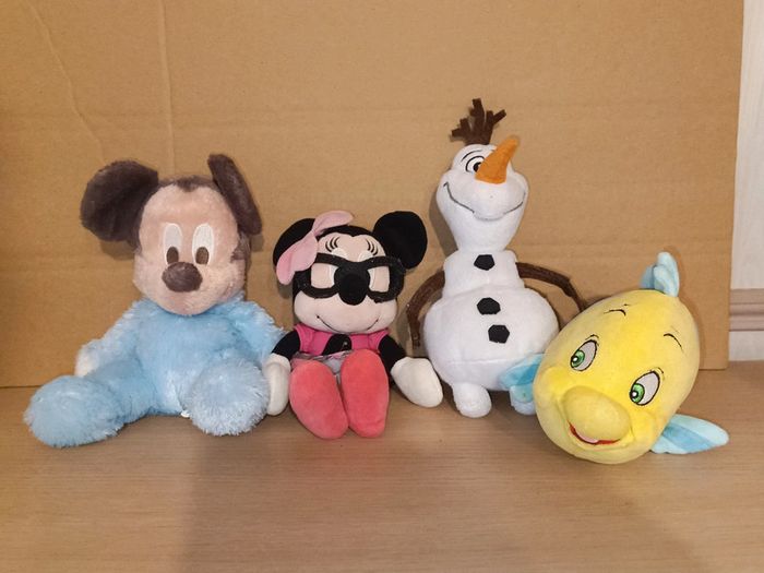Lot peluches Disney
Olaf
Mickey
Minnie
Polochon