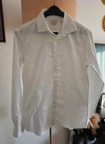 Chemise blanche comme neuve 
