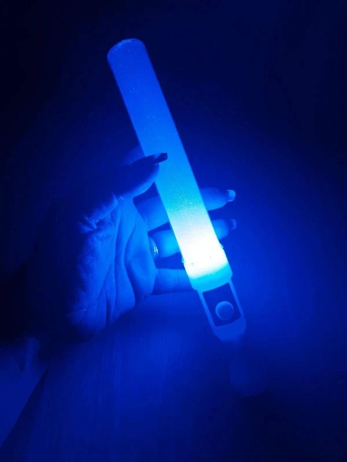 Bâton lumineux bleu - photo numéro 2