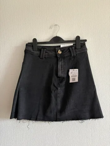 Joli jupe noire Stradivarius