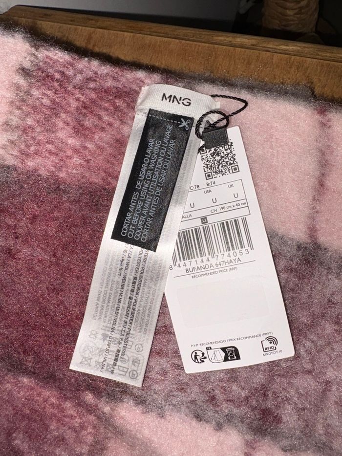 Grosse écharpe d’hiver neuve Mango - photo numéro 2