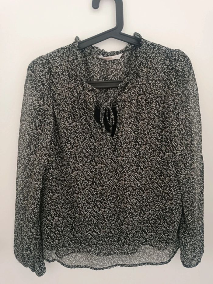 Blouse noire imprimé fleurs Only Taille S Très peu porté - photo numéro 2
