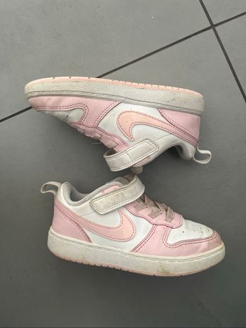 Nike enfant rose et blanche