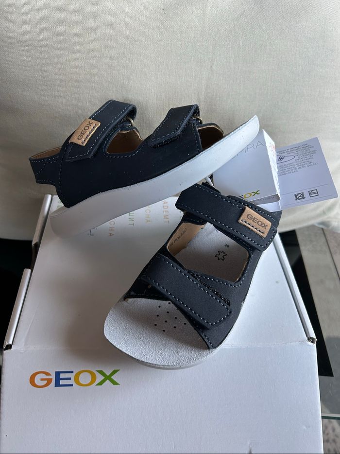 Sandales geox cuir neuves 26 - photo numéro 2