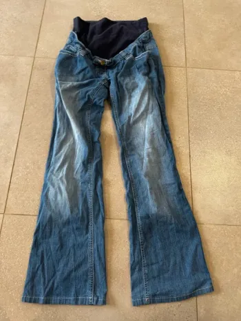 Jean pour femme enceinte Kiabi CalinKalin, taille 38, très bon état  95cm de longueur