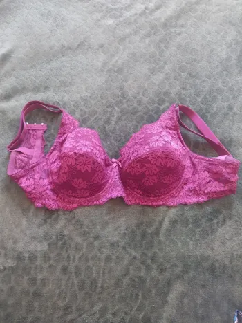 Soutien-gorge dentelle aubergine 90C bon état