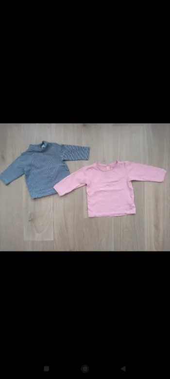 lot de 2 hauts dont 1 col roulé 6M