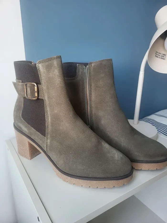 Boots kaki daim neuve eram taille 40