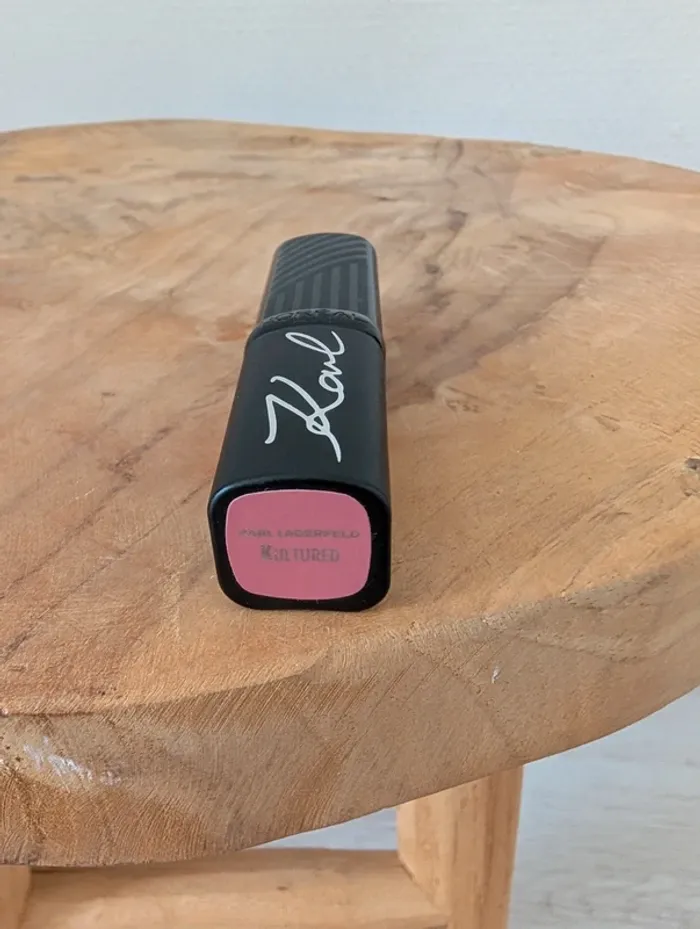 Rouge à lèvres L'Oréal Kultured collection Karl Lagerfeld - photo numéro 3