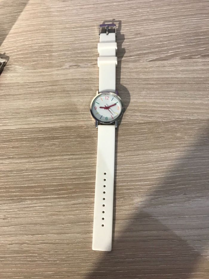 Montre blanche femme
