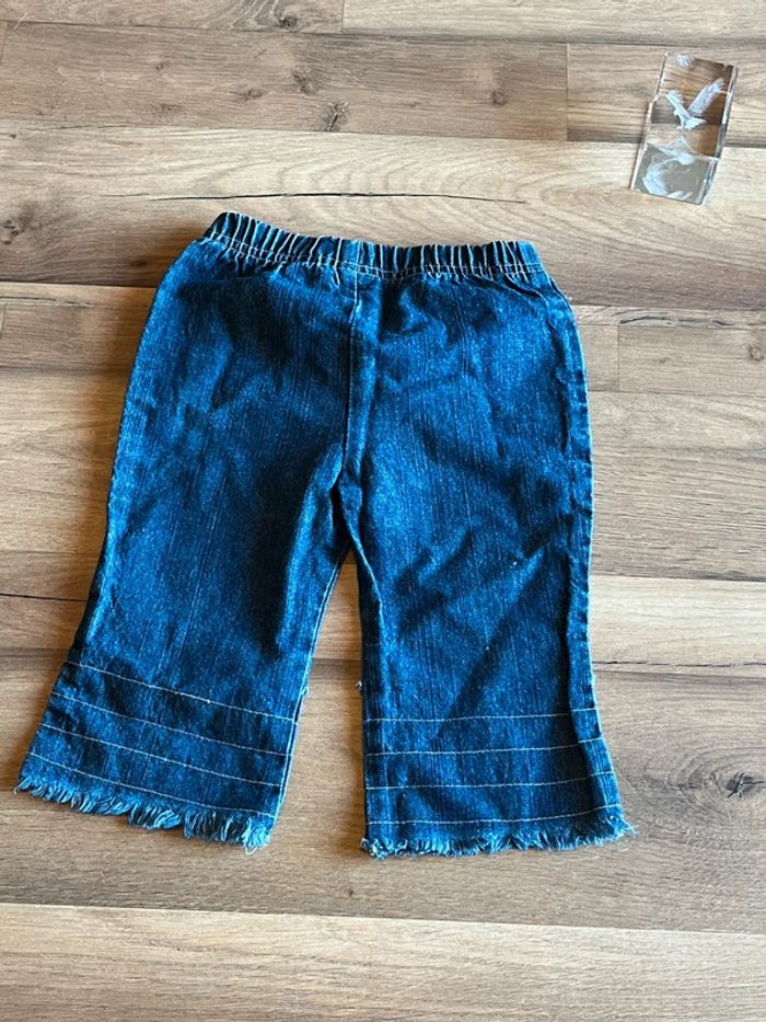 Je vend un jean large bébé fille 12 mois très bon état - photo numéro 2