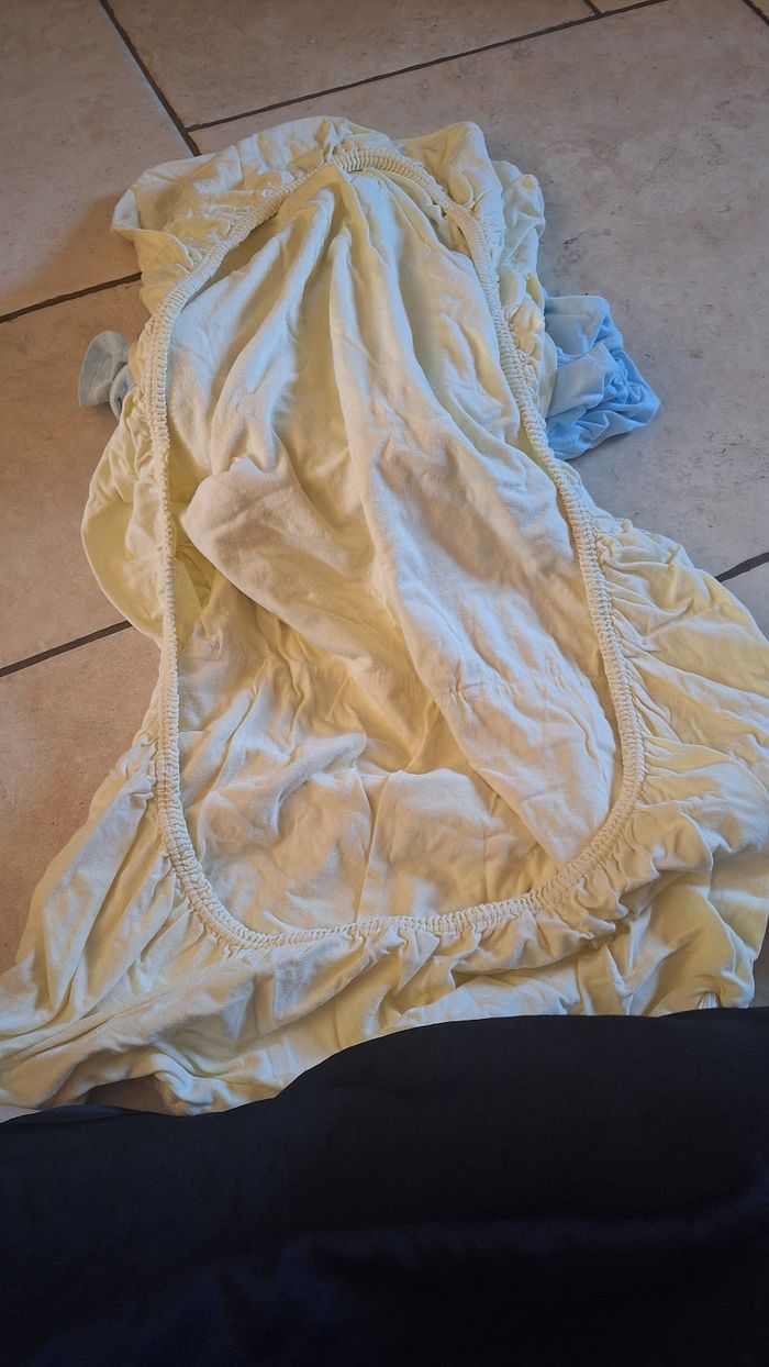 Lot de 2 drap 1 bleu et 1 jaune en tissus - photo numéro 3