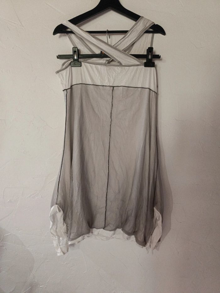 Robe T4 en très bon état - photo numéro 2
