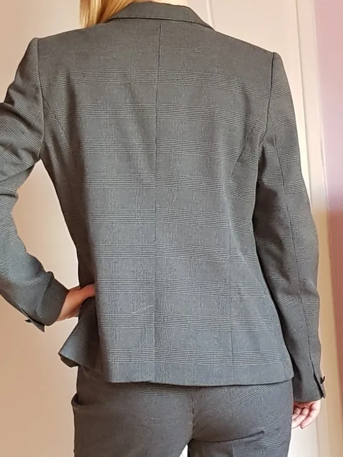 Ensemble tailleur - photo numéro 3