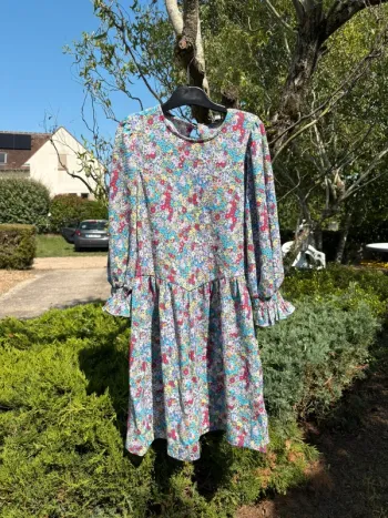 Robe patineuse neuve fleurie