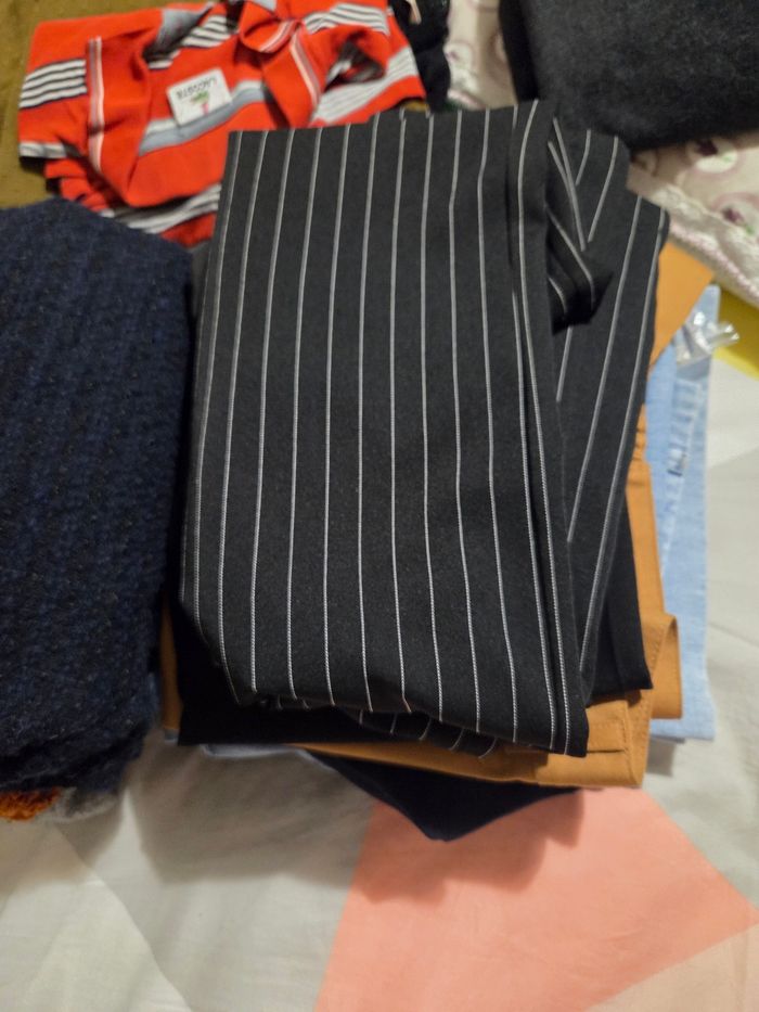 Lot pantalons et blouses