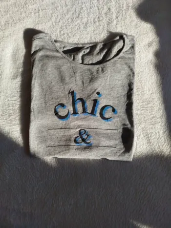 T-shirt femme gris taille M marque Carrefour