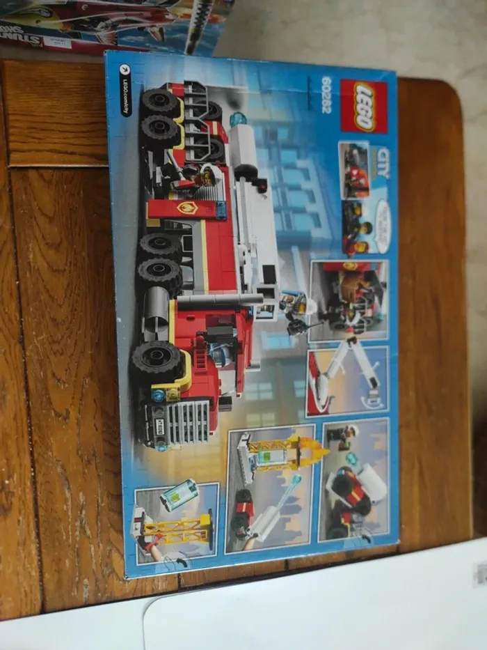 Lego city aventures 60282 l unité de commandement des pompiers neuf - photo numéro 2