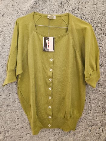 Gilet vintage à boutons et manches courtes vert sauge de chez Rodier