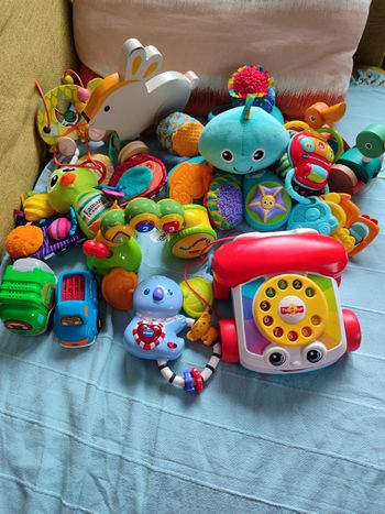 Lot jouets eveil lamaze janod tut tut bolide