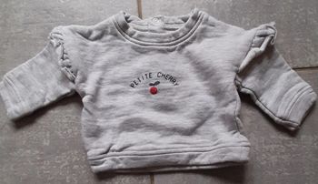 Pull fille kiabi 1 mois