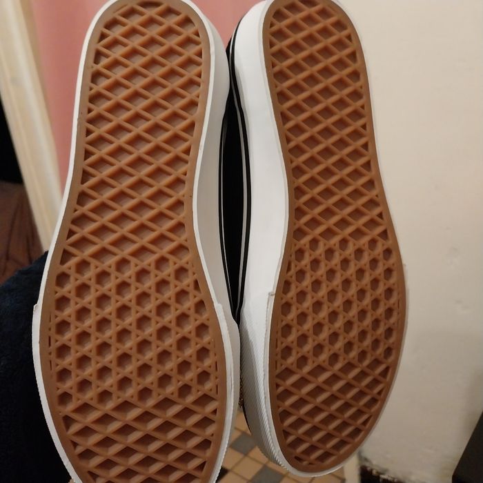 Baskets vans neuves avec étiquette 🏷 pointure 39 - photo numéro 3
