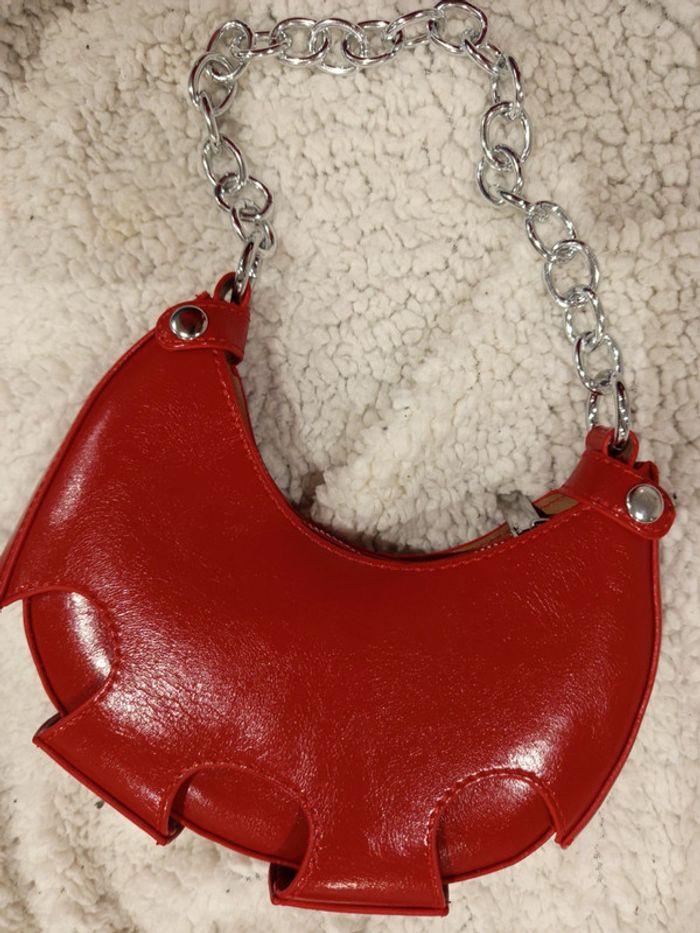 🔝 Petit sac a main rouge vernis Shein CGER. avec chaîne argentée - photo numéro 4