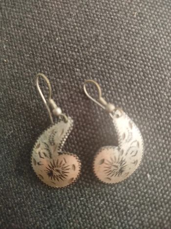 Boucles d'oreille très bon état