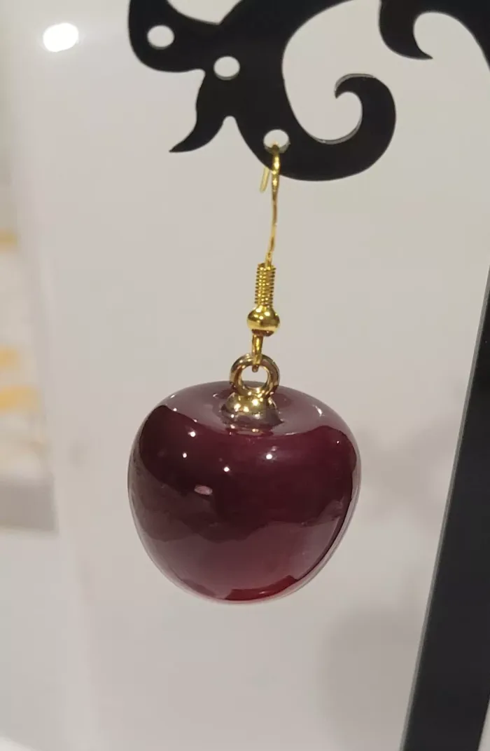 BOUCLES D'OREILLES CERISE TIGE ANTI-ALLERGIQUE ! NEUVE ! - photo numéro 2
