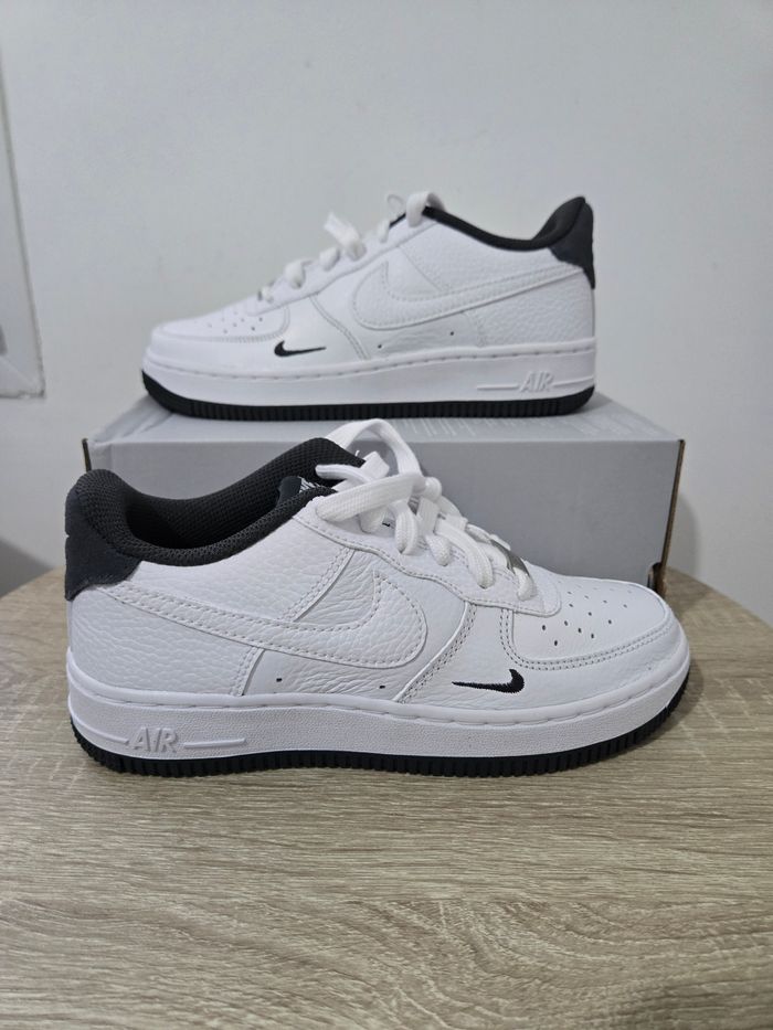 Nike air force 1 taille 35 neuves blanc gris Authentiques